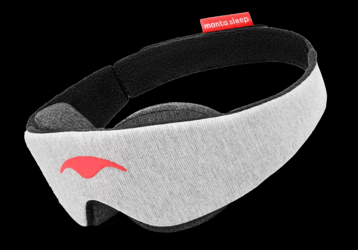 Manta Sleep Mask with contoured eye cups, official product photo